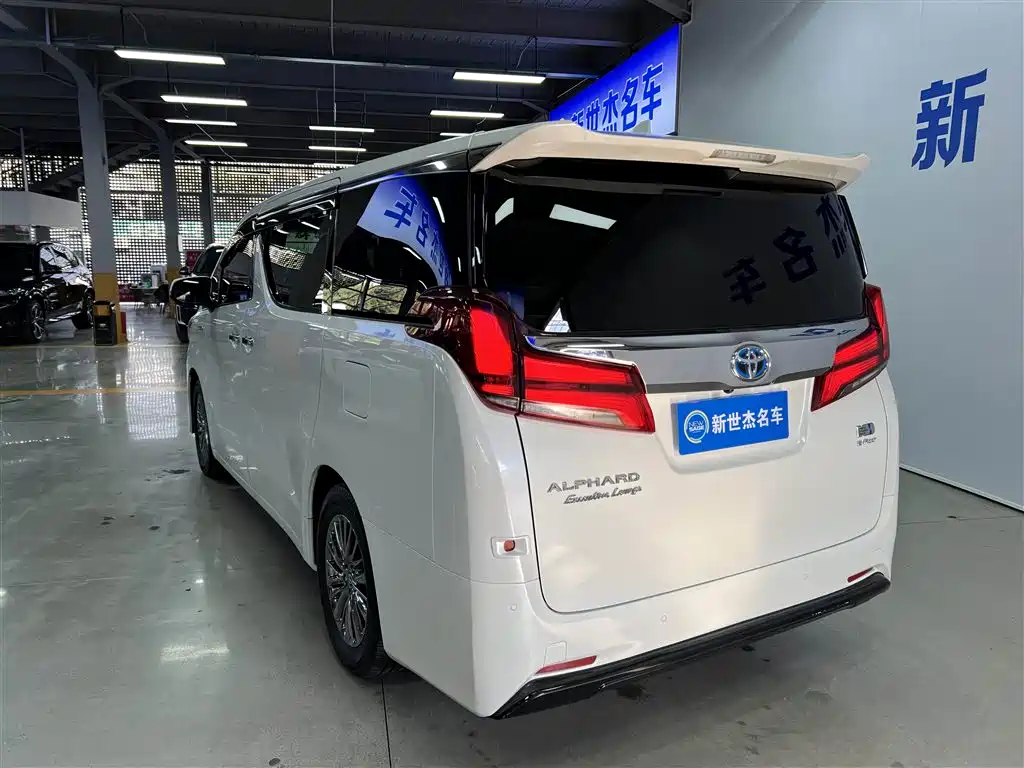 Toyota Alphard 2021 — фото 12