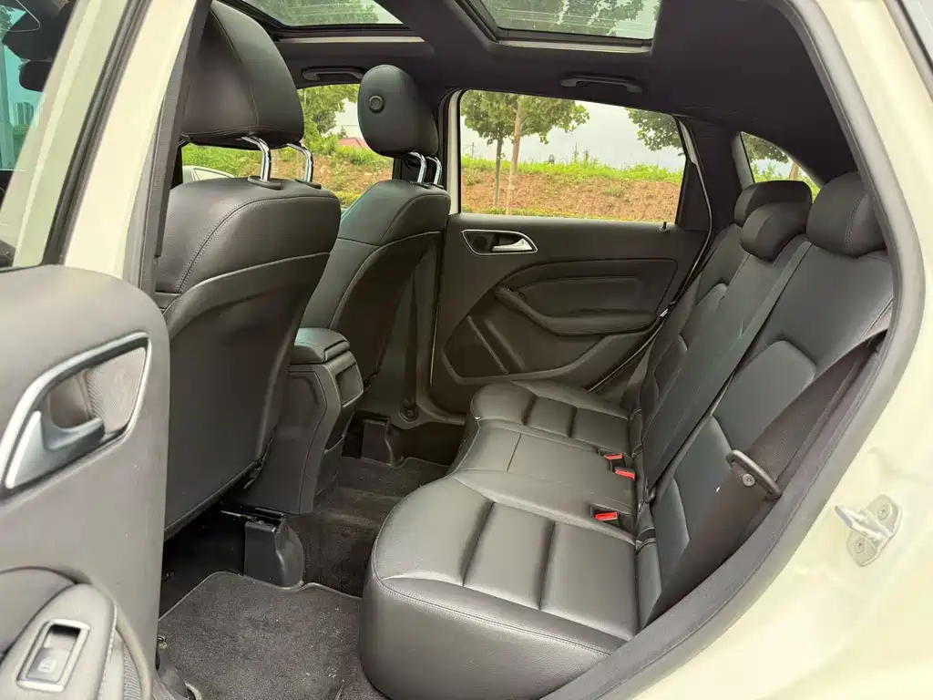 Mercedes-Benz B-Class 2013