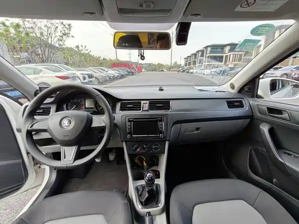 Skoda Rapid 2015