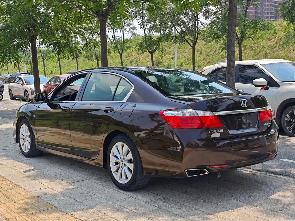 Honda Accord 2016 — фото 9