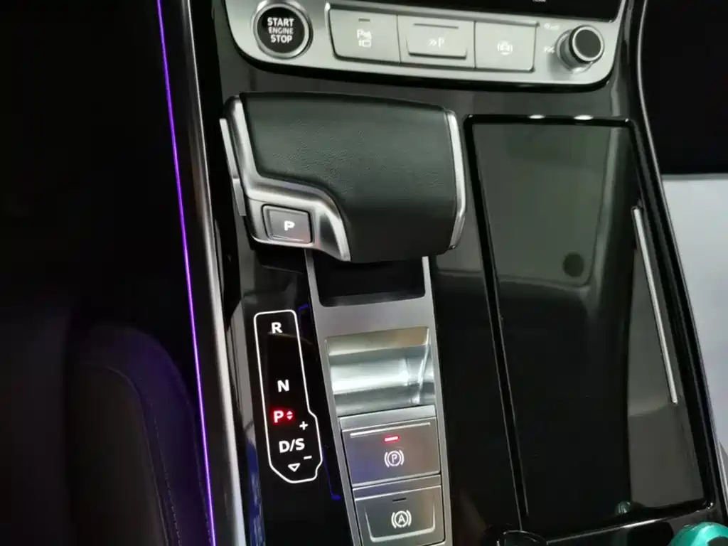 Audi A8 2024 — фото 11