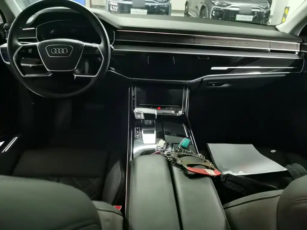 Audi A8 2024