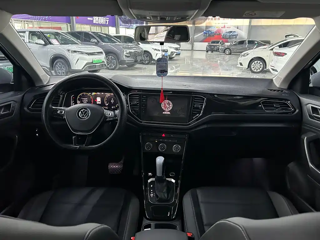 Volkswagen T-Roc 2023