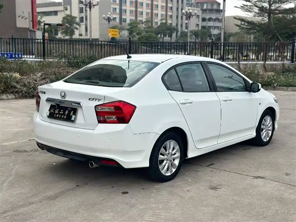 Honda City Classic 2015 — фото 9