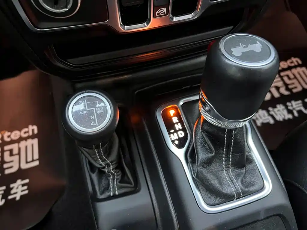 Jeep Wrangler PHEV 2023 — фото 25