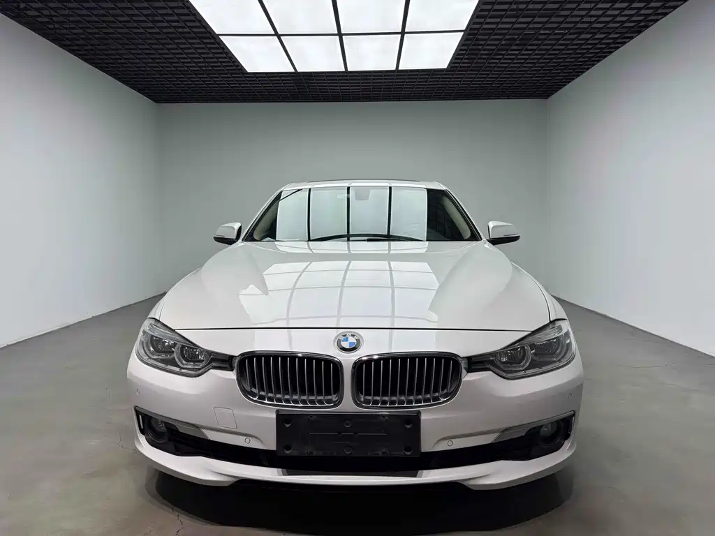 BMW 3 Series 2018 — фото 2