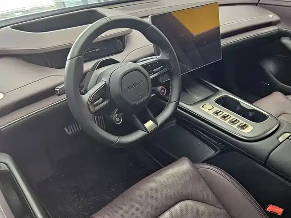 Xiaomi SU7 2024