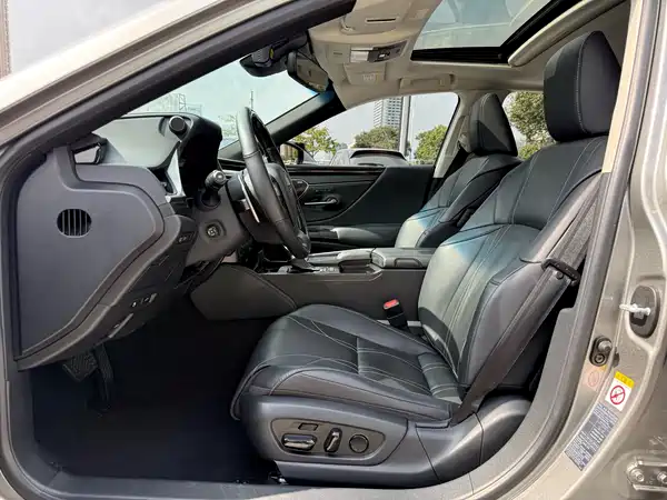 Lexus ES 2018