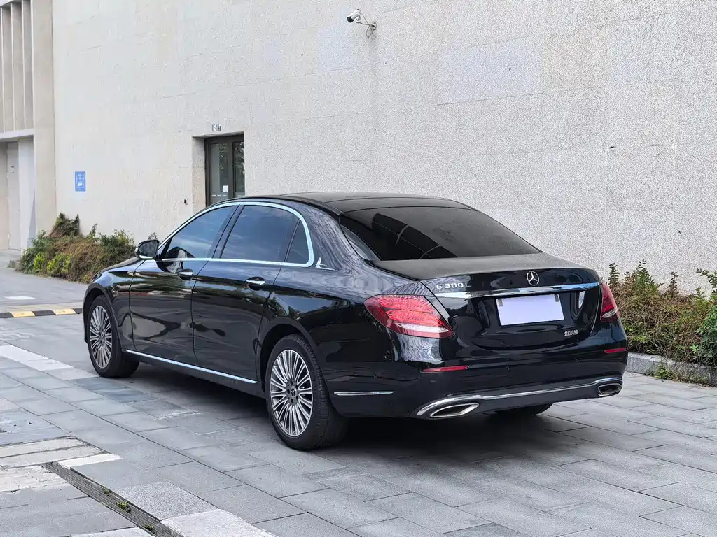 Mercedes-Benz E-Class 2020 — фото 13