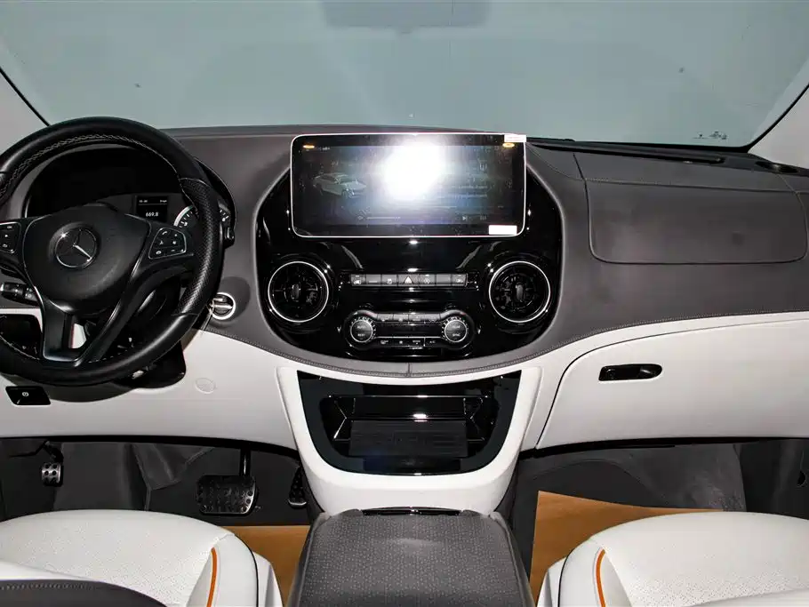 Mercedes-Benz Vito 2024 — фото 14
