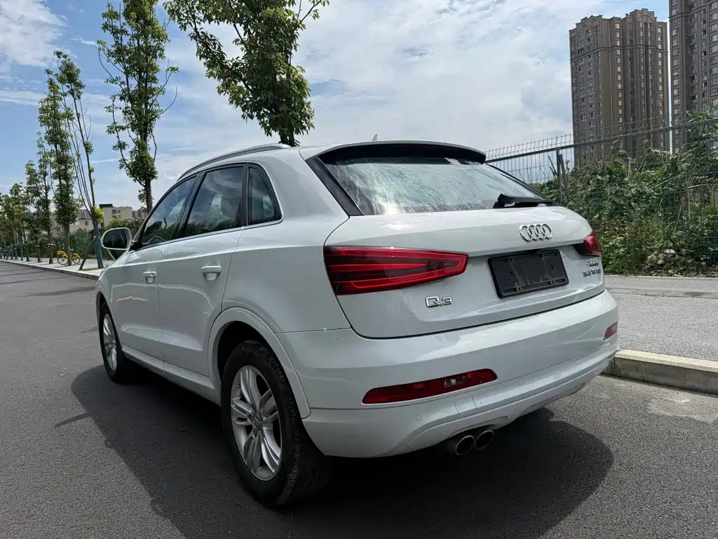 Audi Q3 2015 — фото 25