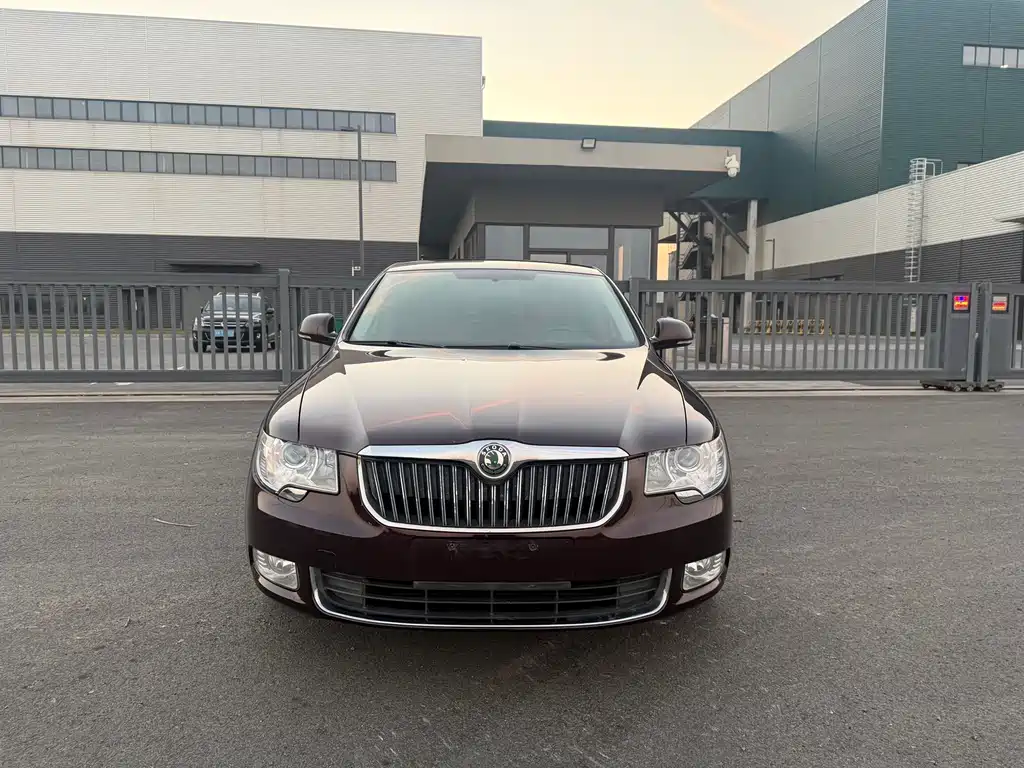 Skoda Superb 2014 — фото 2