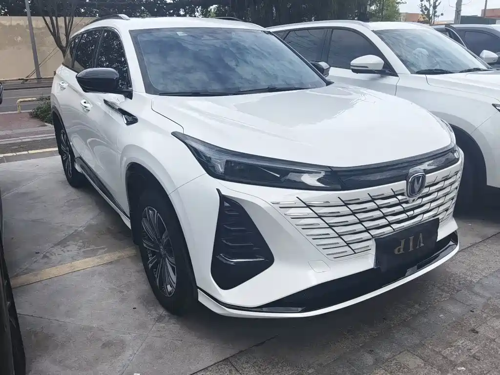 Changan CS75PLUS 2024 — фото 3