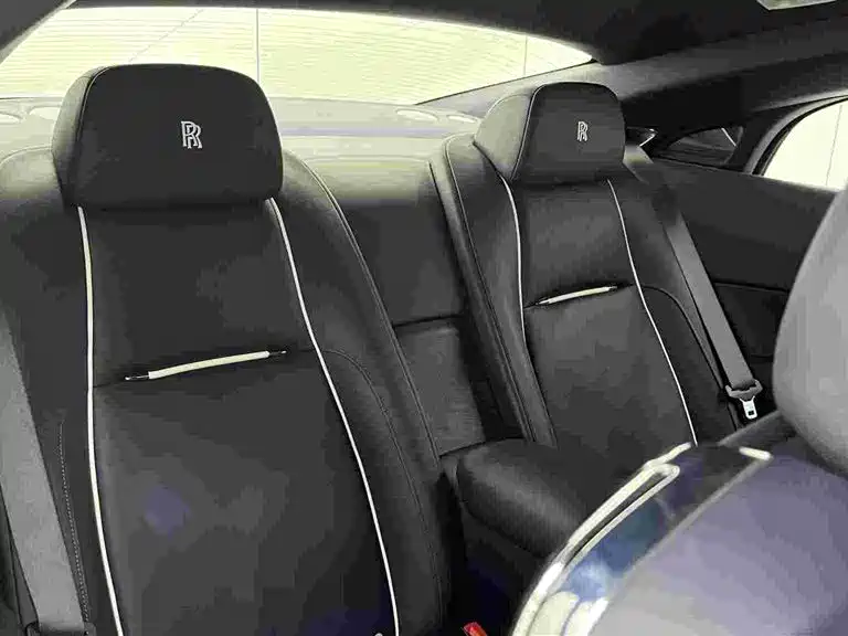 Rolls-Royce Phantom 2018 — фото 28