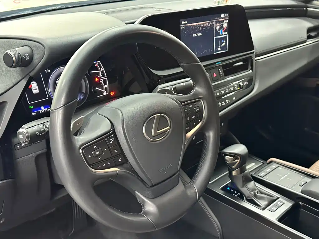Lexus ES 2022 — фото 16