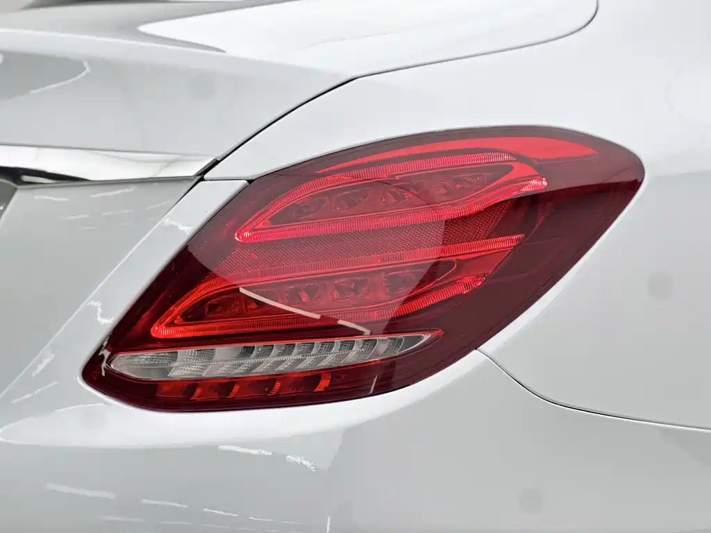 Mercedes-Benz C-Class 2018 — фото 10