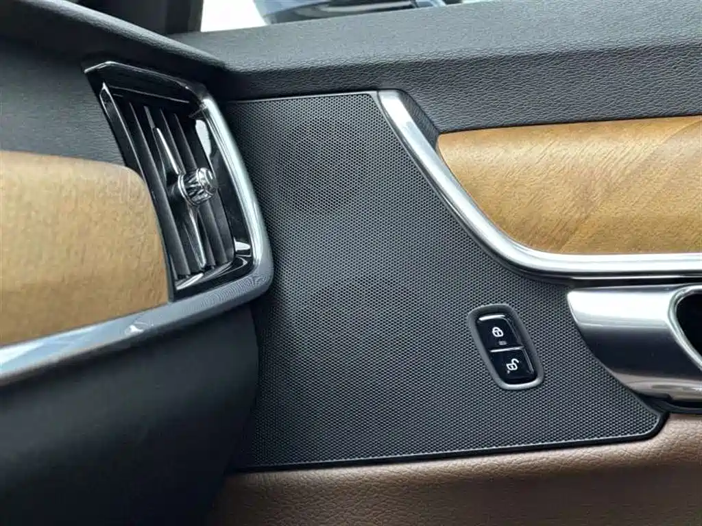 Volvo S90 2018 — фото 13