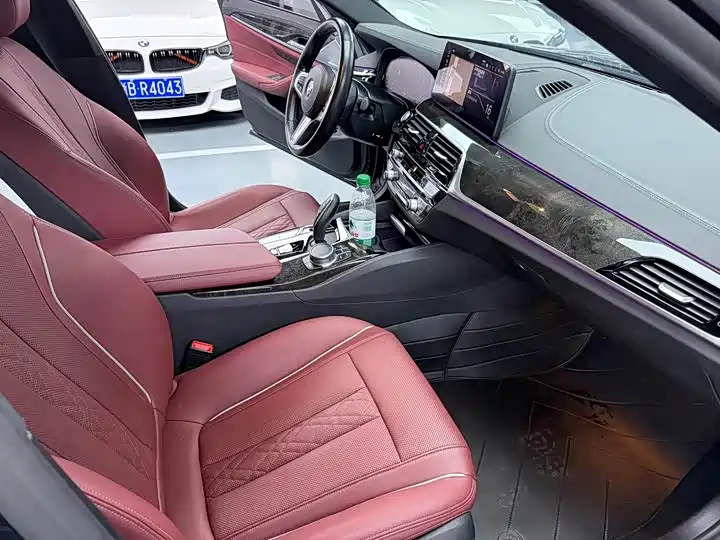 BMW 5 Series 2021 — фото 13