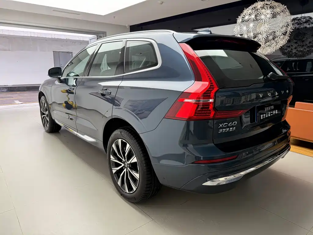 Volvo XC60 2025 — фото 10