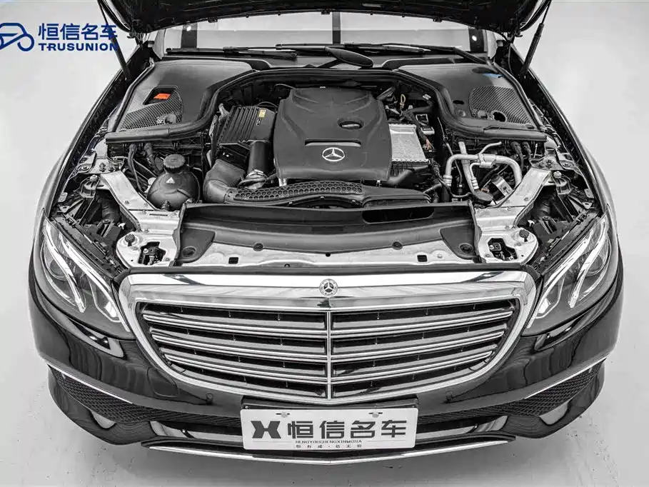 Mercedes-Benz E-Class 2017 — фото 21