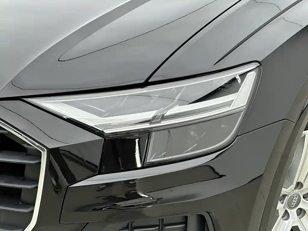 Audi Q8 2021 — фото 11