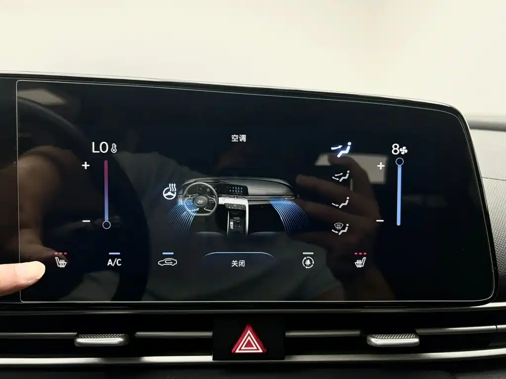 Hyundai Elantra 2022 — фото 20