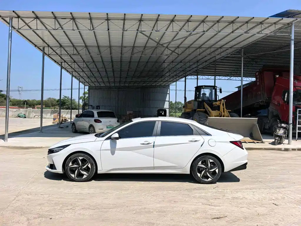 Hyundai Elantra 2021