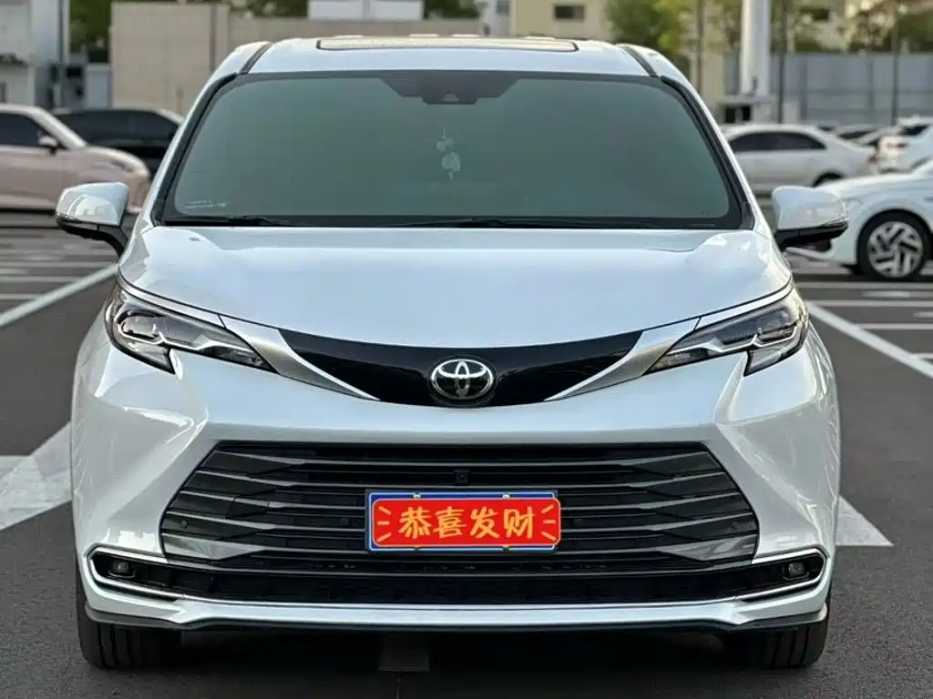 Toyota Sienna 2025 — фото 2