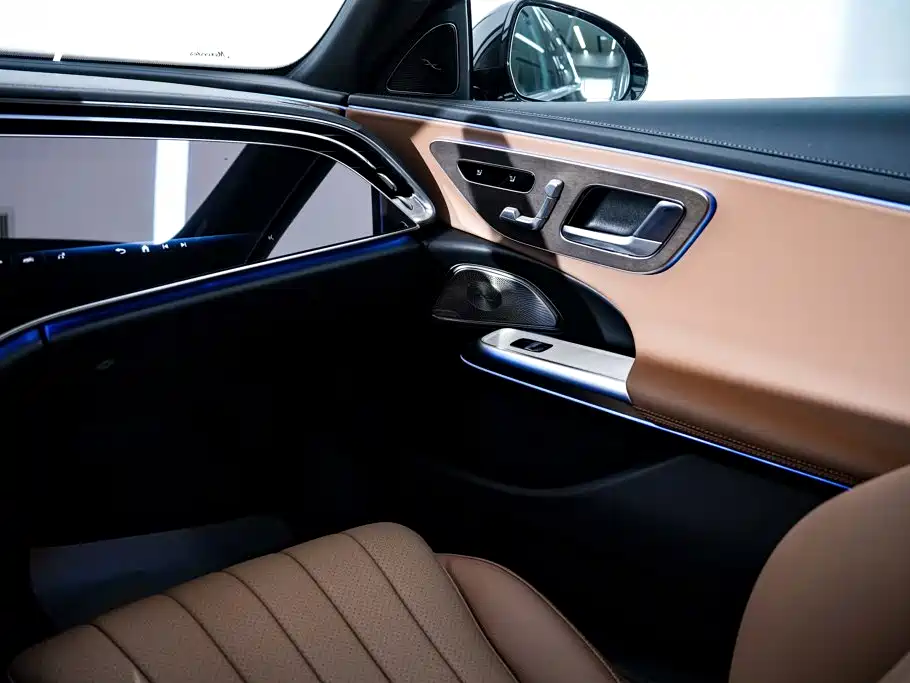 Mercedes-Benz E-Class 2025 — фото 23