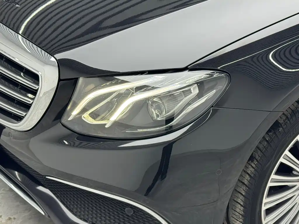 Mercedes-Benz E-Class 2020 — фото 18