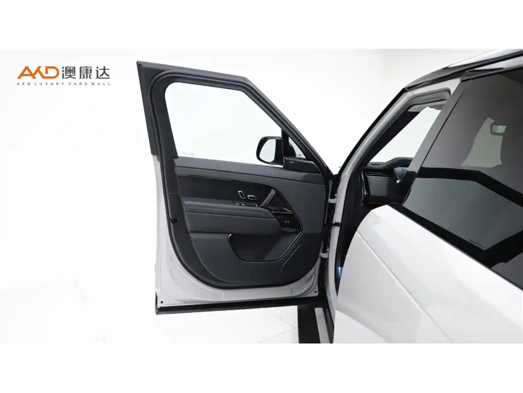Land Rover Sport 2023 — фото 10