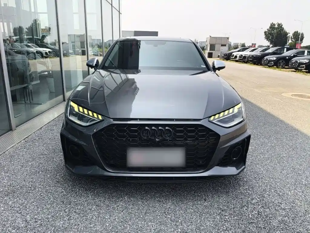 Audi A4L 2021