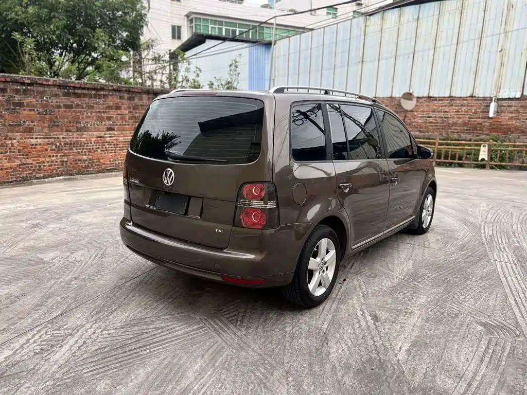 Volkswagen Touran 2011