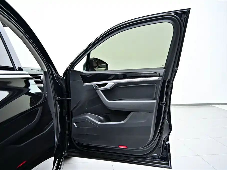 Volkswagen Touareg 2021 — фото 15