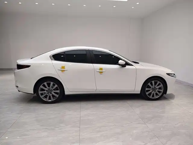 Mazda 3 Axela 2024