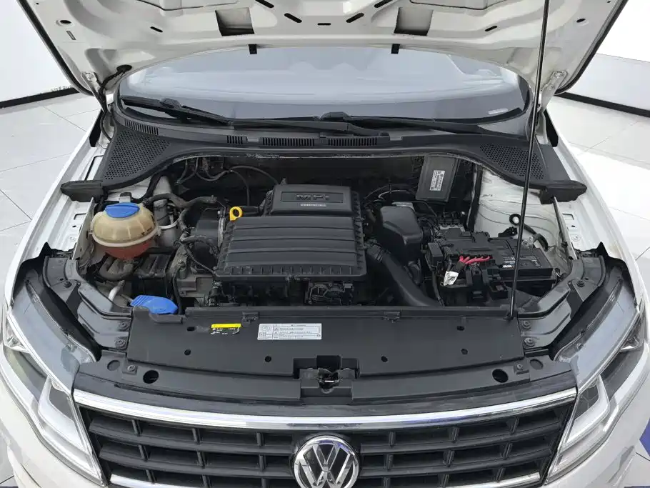 Volkswagen Jetta 2018 — фото 10