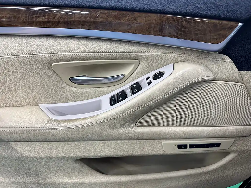 BMW 5 Series 2012 — фото 16