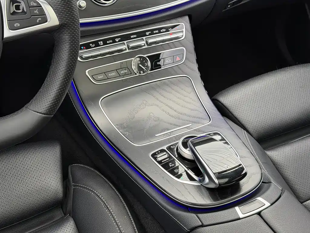 Mercedes-Benz E-Class 2018 — фото 12
