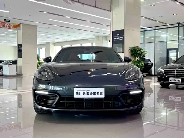 Porsche Panamera 2021