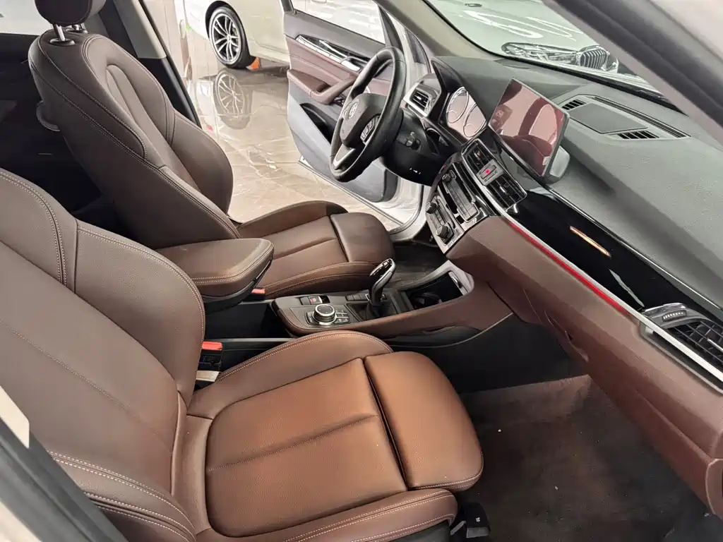 BMW X1 2022 — фото 11