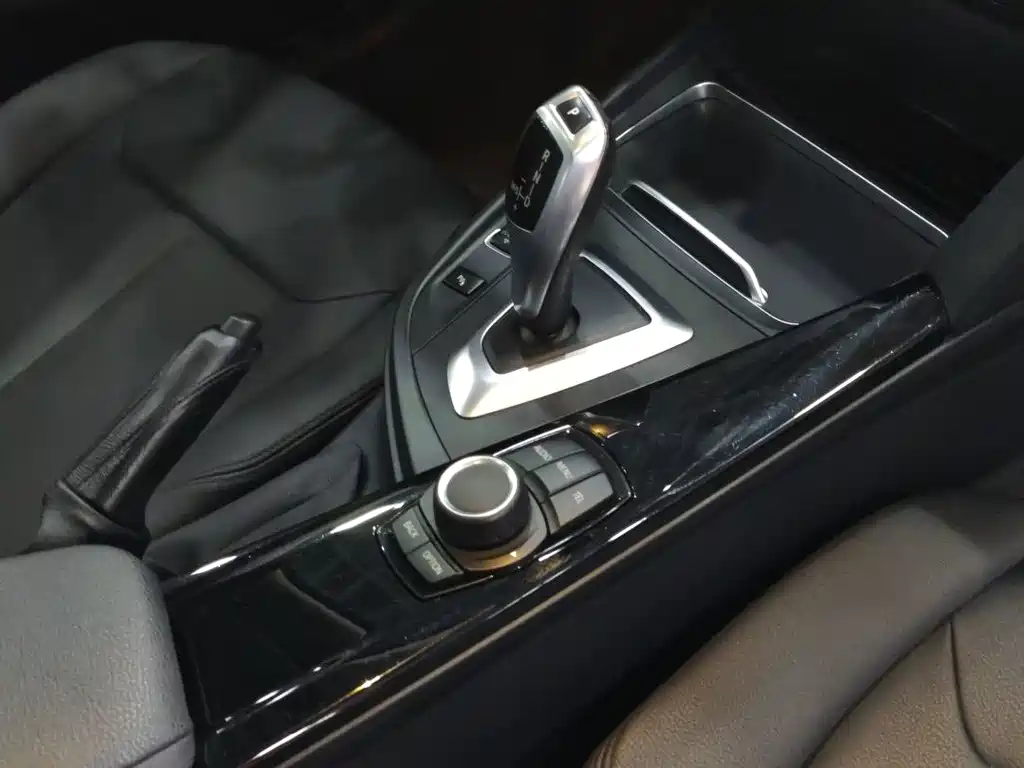BMW 3 Series 2016 — фото 15