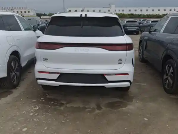 BYD Tang L 2026