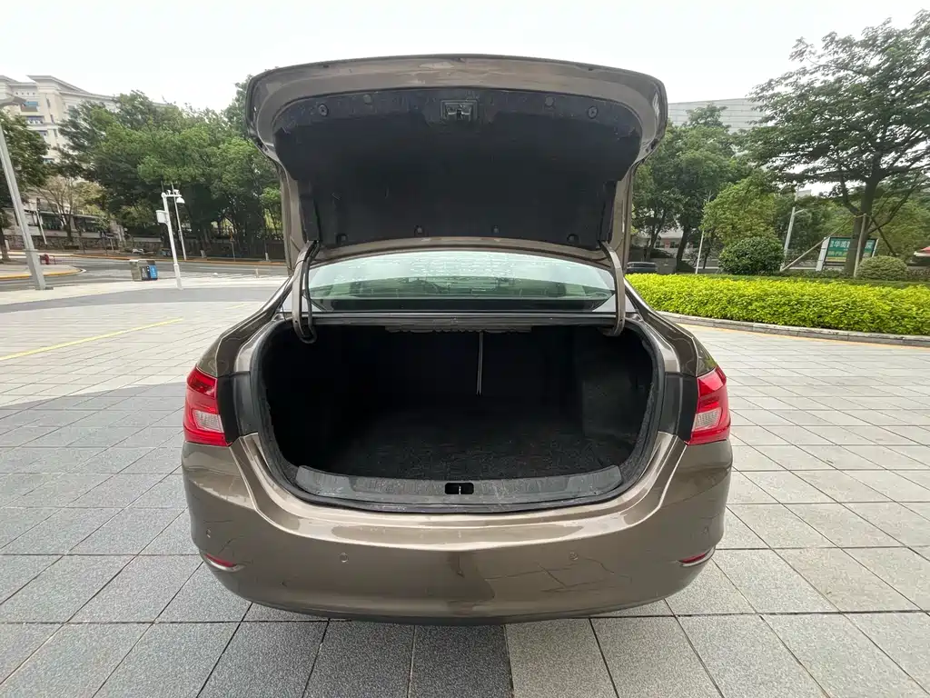 Buick Excelle 2017 — фото 15