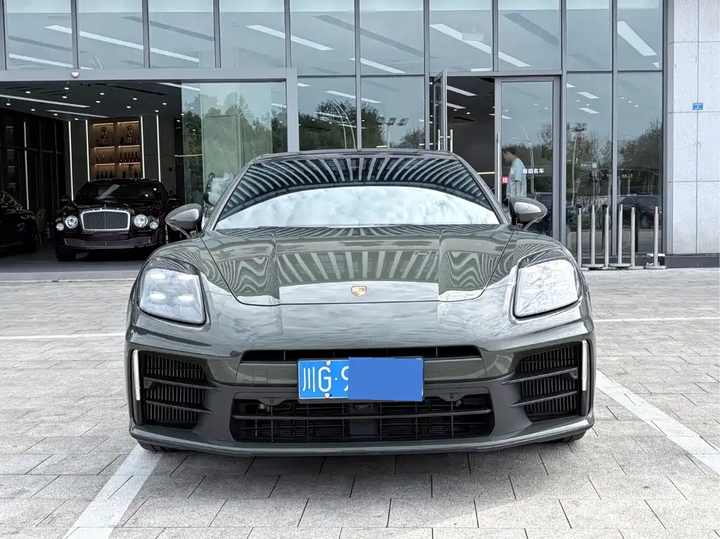 Porsche Panamera 2024 — фото 1