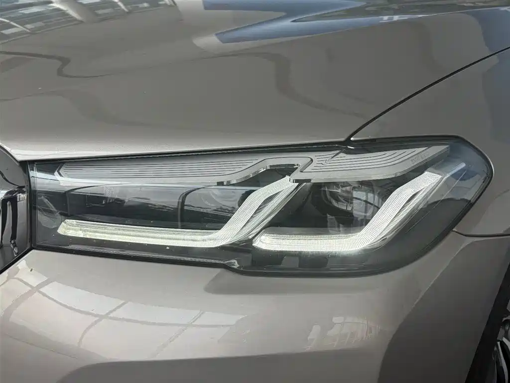 BMW 5 Series 2021 — фото 13