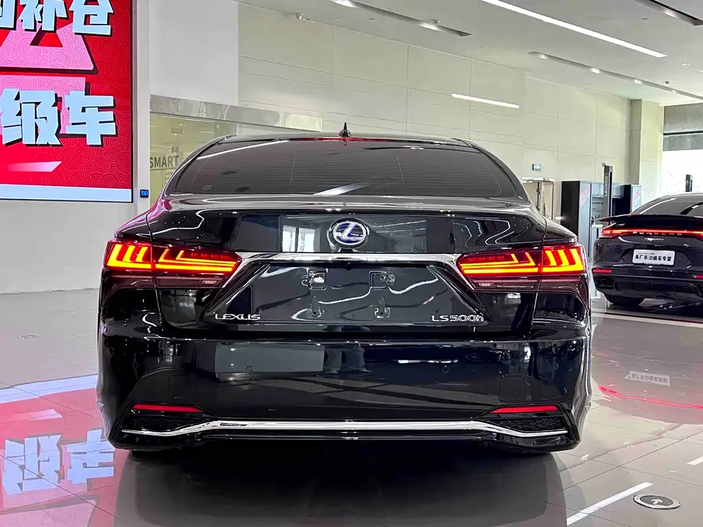 Lexus LS 2021 — фото 10