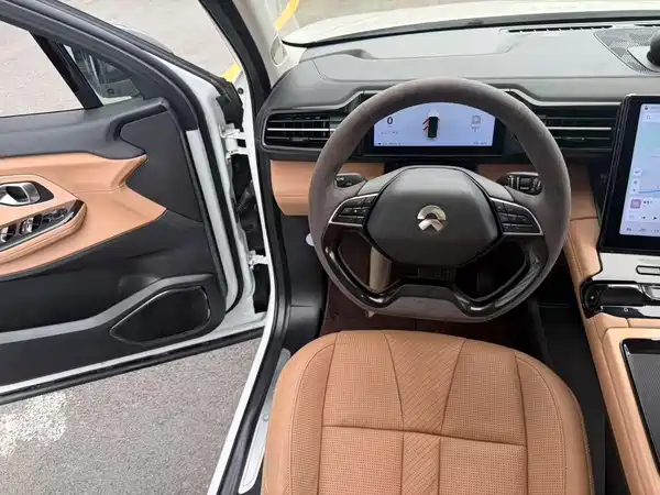 NIO ES8 2019