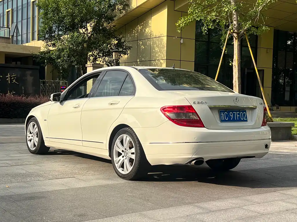 Mercedes-Benz C-Class 2010