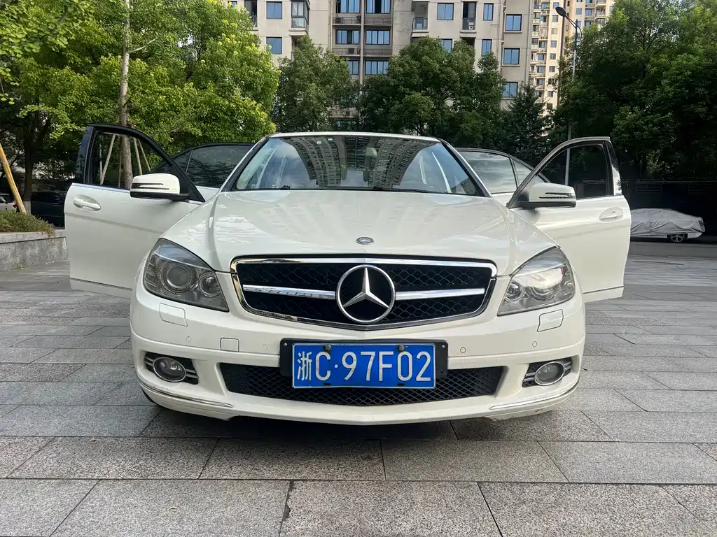 Mercedes-Benz C-Class 2010