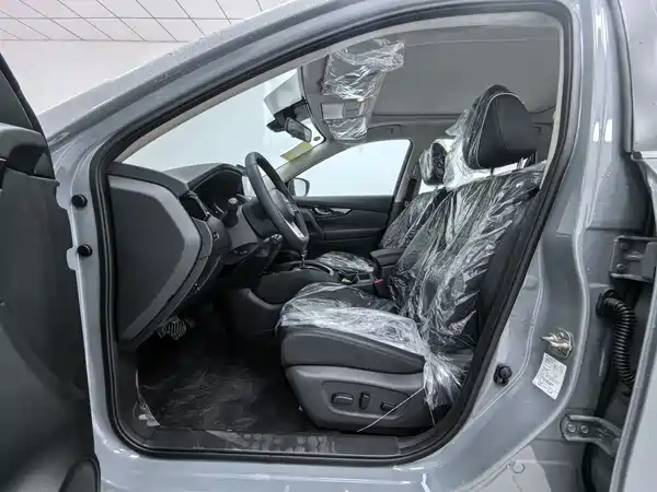 Nissan X-Trail 2025